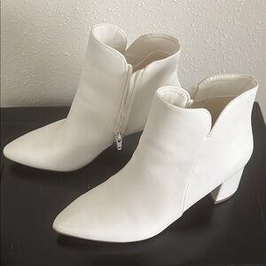 Women's White Pointed Toe Ankle Boots